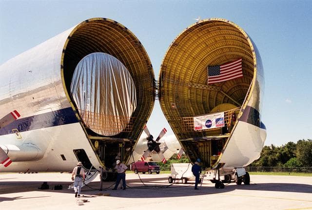 NASA image: KSC-00pp1344