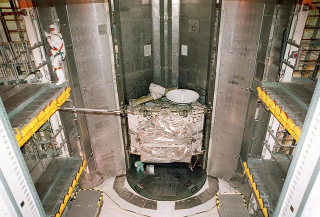 NASA image: KSC-00pp1358