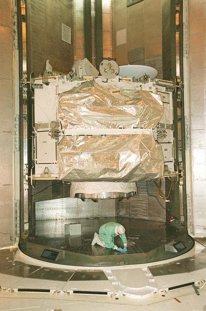 NASA image: KSC-00pp1359