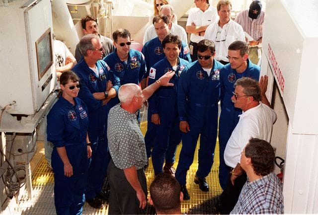 NASA image: KSC-00pp1369