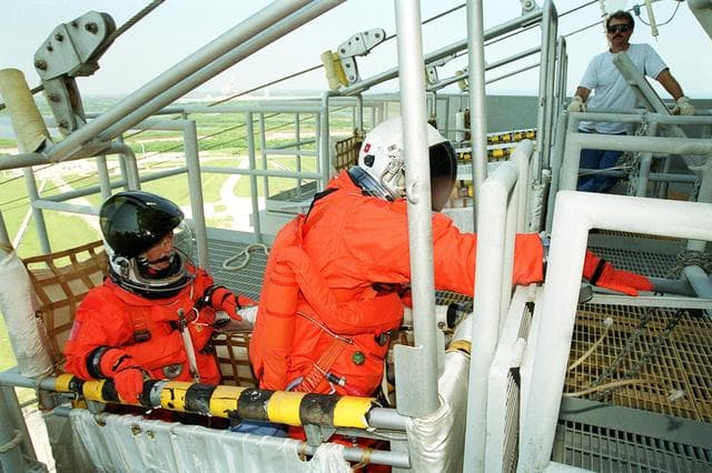 NASA image: KSC-00pp1380