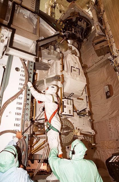 NASA image: KSC-00pp1386