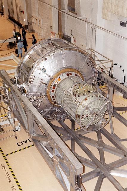 NASA image: KSC-00pp1402