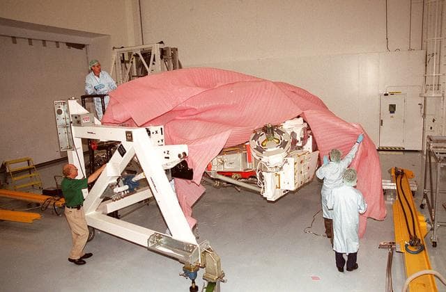 NASA image: KSC-00pp1412