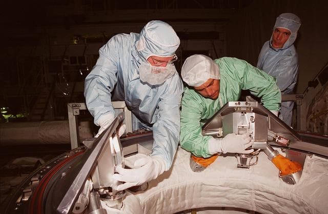 NASA image: KSC-00pp1425