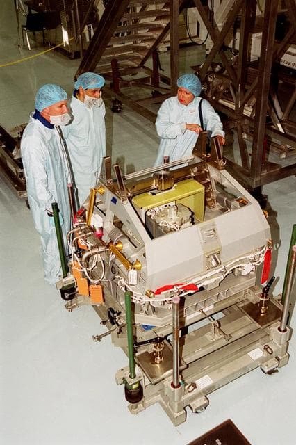 NASA image: KSC-00pp1455