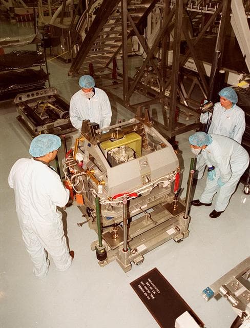 NASA image: KSC-00pp1460