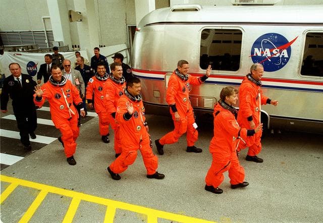 NASA image: KSC-00pp1531