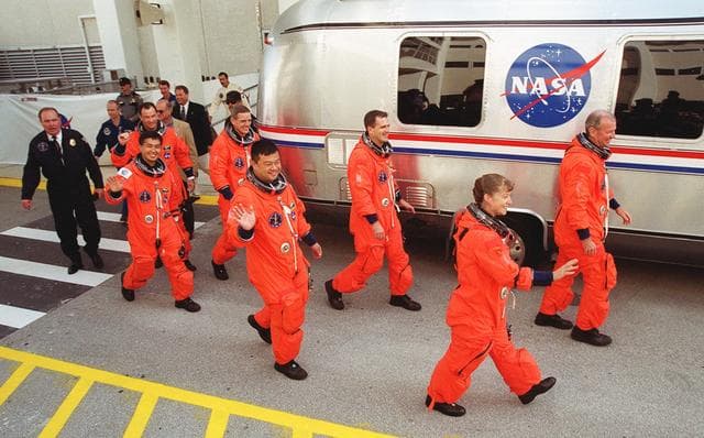 NASA image: KSC-00pp1547