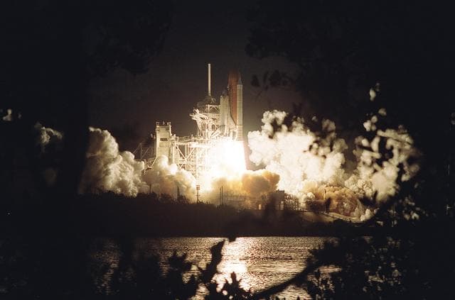 NASA image: KSC-00pp1550