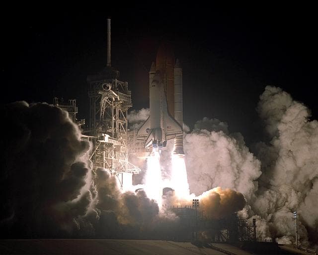 NASA image: KSC-00pp1551