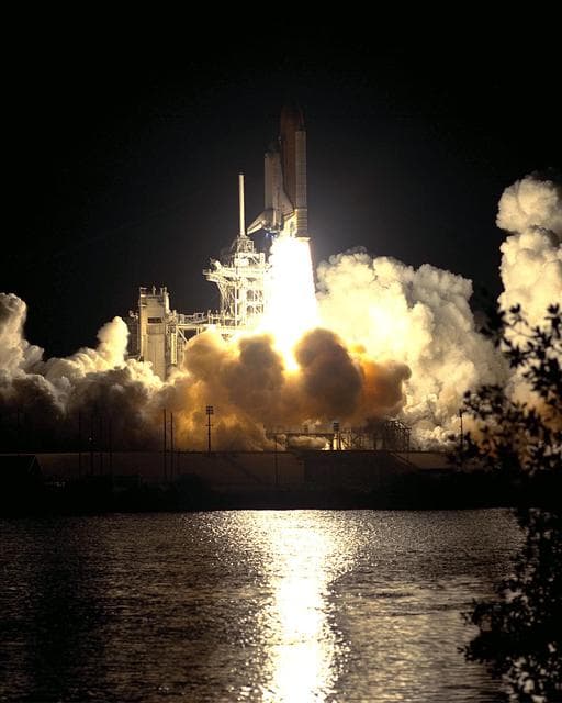 NASA image: KSC-00pp1552