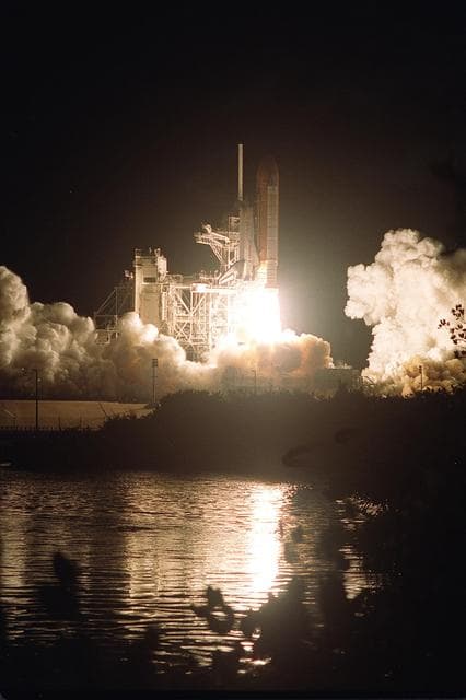 NASA image: KSC-00pp1554