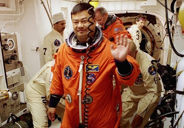 NASA image: KSC-00pp1568