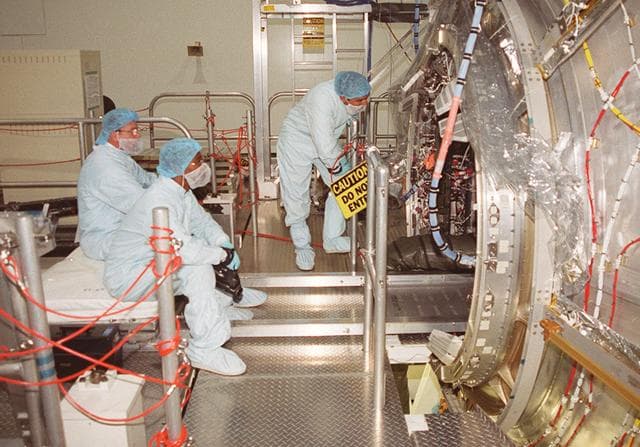NASA image: KSC-00pp1599