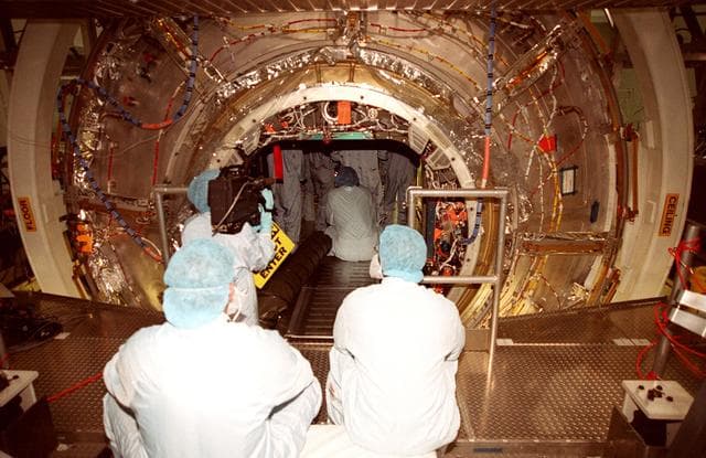 NASA image: KSC-00pp1600
