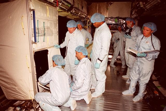 NASA image: KSC-00pp1605