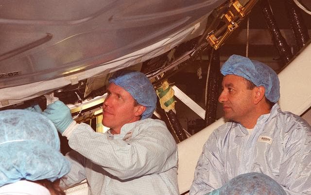 NASA image: KSC-00pp1606
