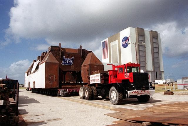 NASA image: KSC-00pp1614