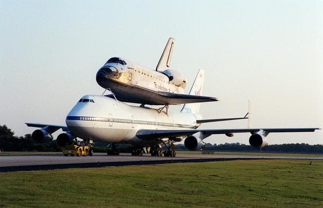 NASA image: KSC-00pp1643