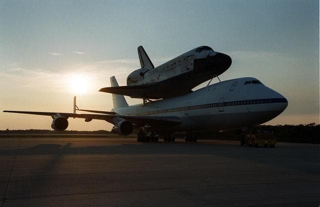 NASA image: KSC-00pp1645