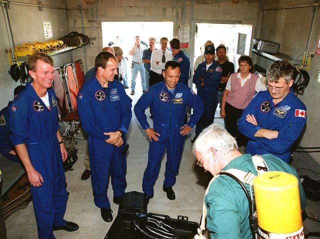 NASA image: KSC-00pp1660