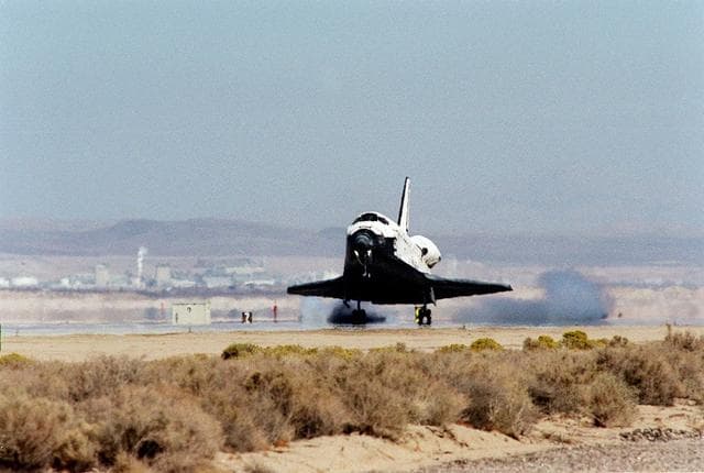 NASA image: KSC-00pp1670