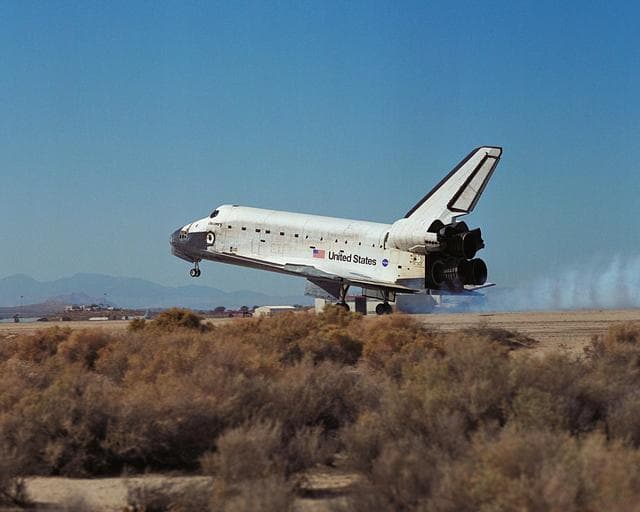NASA image: KSC-00pp1672