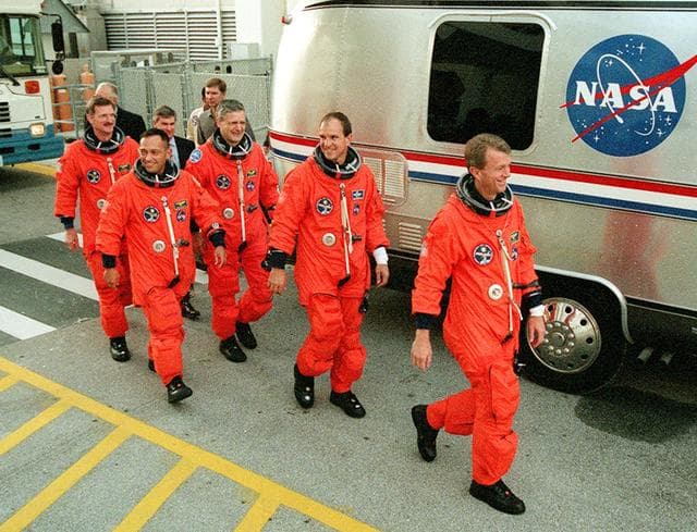 NASA image: KSC-00pp1674