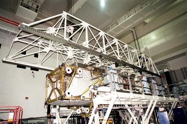 NASA image: KSC-00pp1681