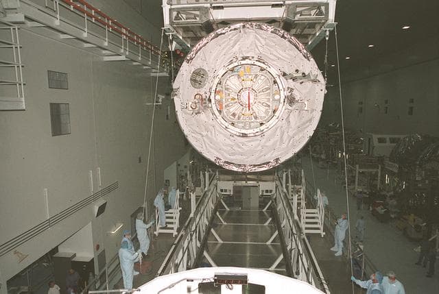 NASA image: KSC-00pp1727
