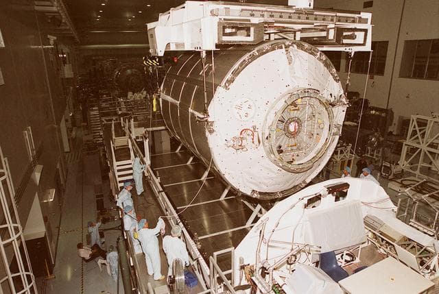 NASA image: KSC-00pp1728