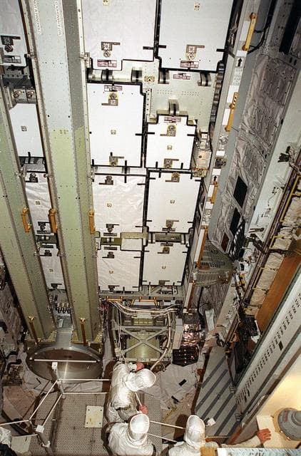 NASA image: KSC-00pp1746