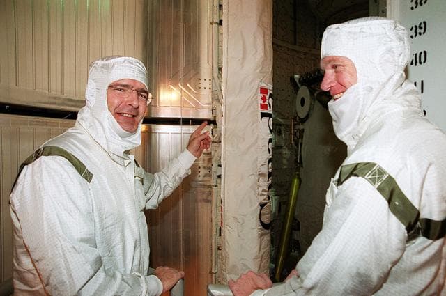 NASA image: KSC-00pp1751