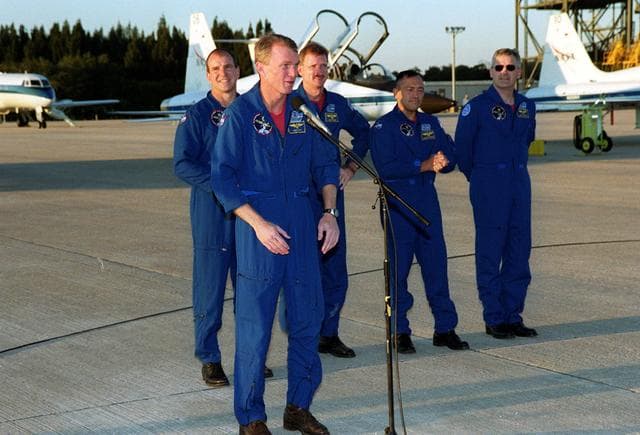 NASA image: KSC-00pp1757