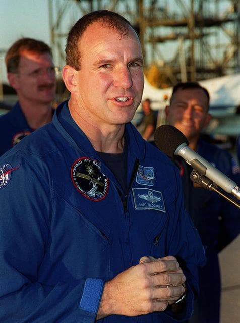 NASA image: KSC-00pp1758