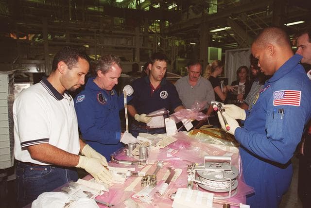 NASA image: KSC-00pp1764