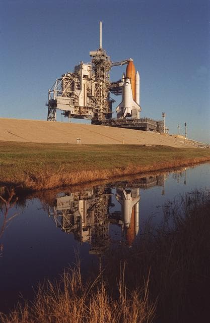 NASA image: KSC-00pp1776