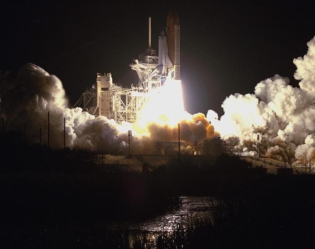 NASA image: KSC-00pp1810