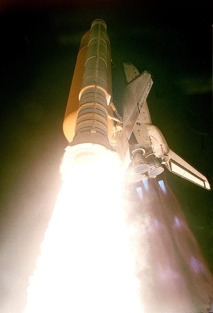 NASA image: KSC-00pp1812