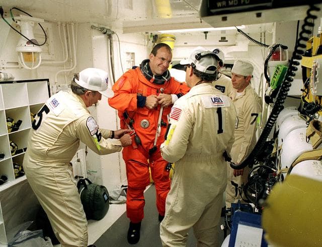 NASA image: KSC-00pp1819