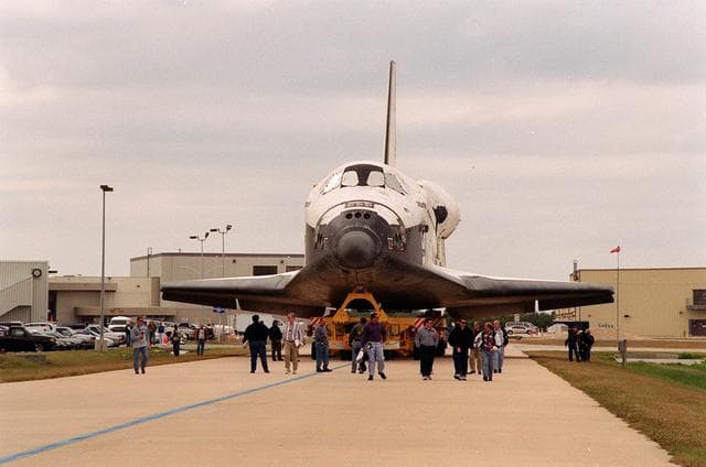 NASA image: KSC-00pp1827