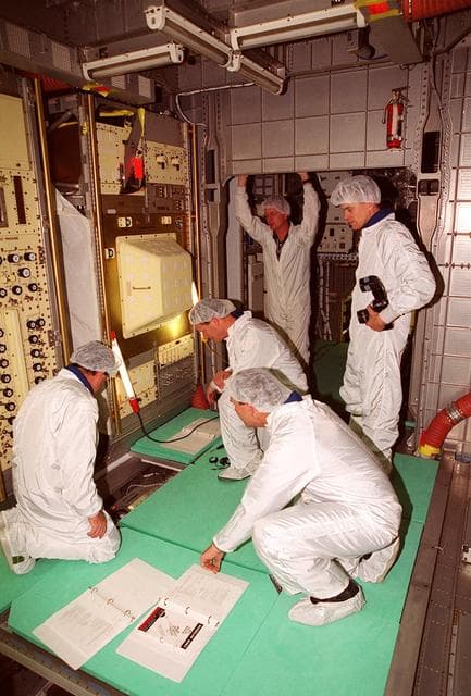 NASA image: KSC-00pp1835