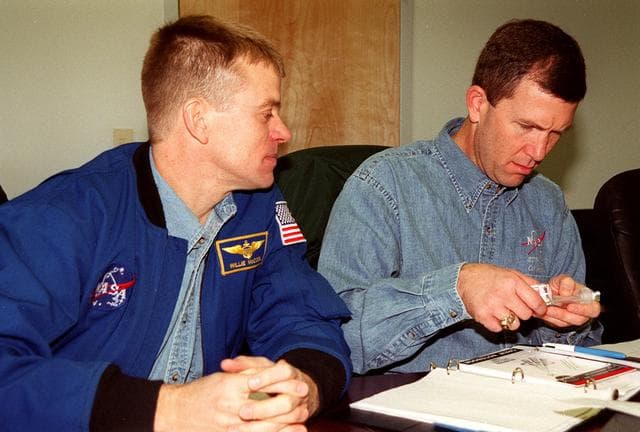 NASA image: KSC-00pp1843