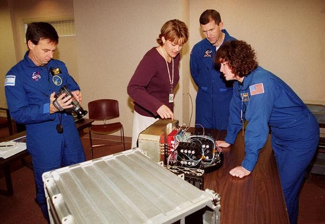 NASA image: KSC-00pp1845