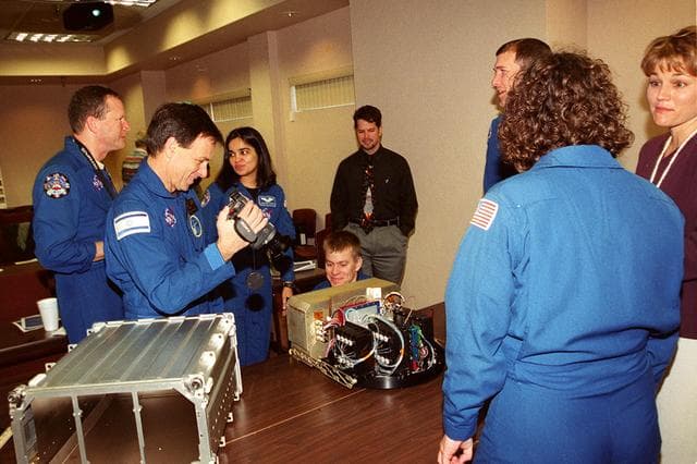 NASA image: KSC-00pp1846