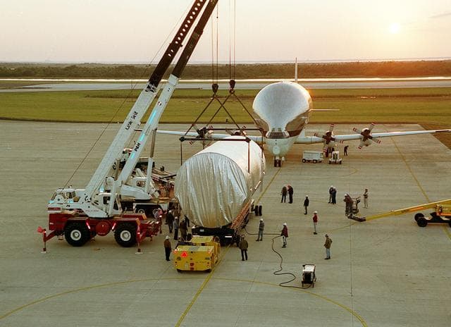 NASA image: KSC-00pp1869