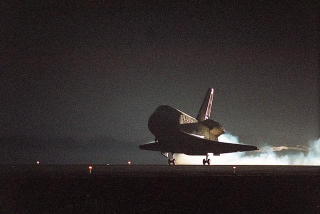 NASA image: KSC-00pp1874