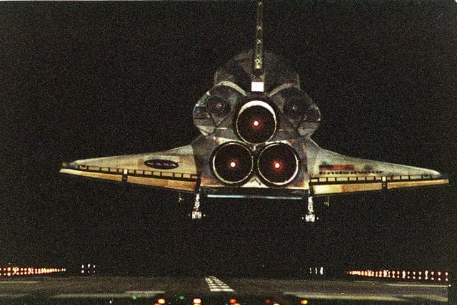 NASA image: KSC-00pp1882
