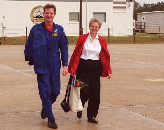 NASA image: KSC-00pp1887